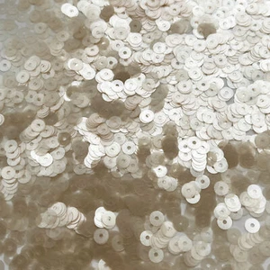 5 mm lentejuelas planas crema de marfil transparente satén mate agujero medio reversible - Imagen 1 de 1