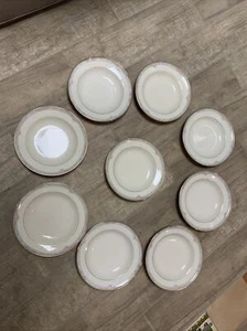 9 zuppiere bordate modello Mikasa avorio LA ROSE, bordo oro - Foto 1 di 4