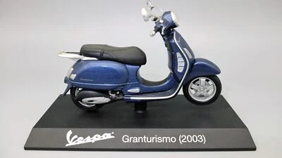 Vespa Granturismo Scale 1:18 Vehicles Collection Scooter - Image 1 of 3