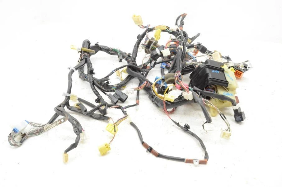 Toyota MR2 Spyder 2002 cambio secuencial cabina caja de fusibles arnés de cables 82141-17100  Foto 1 de 4