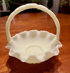 Vintage Fenton Custard Satin Uranium Persian Medallion Bride’s Basket - Picture 1 of 7