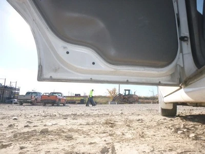 Used Rear Left Door Assembly Rear Side fits: 2001 Chevrolet Malibu VIN N 4th dig Foto 1 de 4