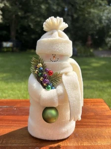Cuori ed Edera Pupazzo di Neve Cappotto Bianco Porta Ornamento e Ghirlanda Natalizia 5" - Foto 1 di 9