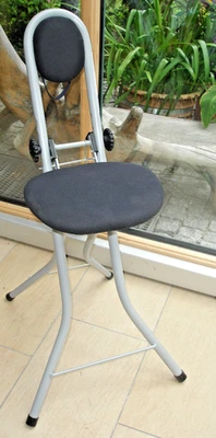 STEHSTUHL / BÜGELSTUHL / STEHHILFE  HÖHEN VERSTELLBAR IN SILBER - Bild 1 von 3