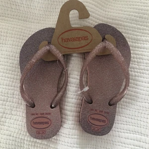 New! Havaianas Baby Girls Slim Gloss Glitter Flip Flops - Crocus Rose Size 9C - Picture 1 of 4