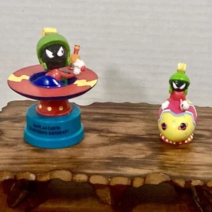 Vintage Warner Bros Marvin the Martian PVC Cake Topper wBonus Marvin Figure Up - Picture 1 of 13