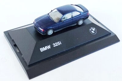 Herpa 1:87 - #82229417851 - BMW 325i Coupé  - blu-met. (BMW) - Immagine 1 di 3