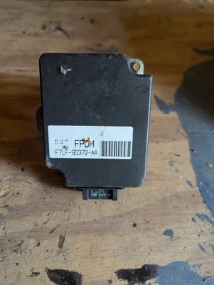 1998 Lincoln Mark VIII 8 Fuel Pump Drive Module F7LF-9D372-AA - Image 1 of 4