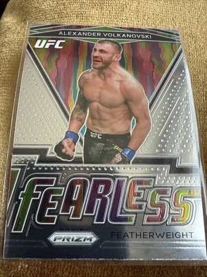 UFC PANINI PRIZM ALEXANDER VOLKANOVSKI FEARLESS CARD #17 - Image 1 of 2