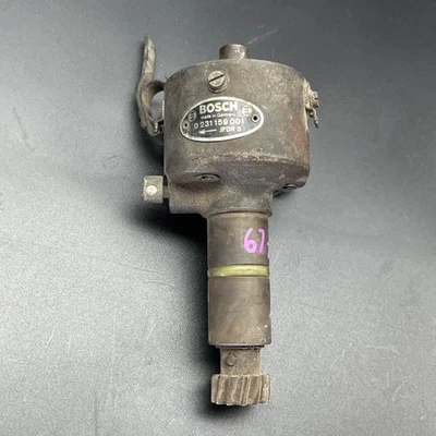 VERY NICE USED ORIGINAL GENUINE PORSCHE 911 SWB BOSCH JFDR6 IGNITION DISTRIBUTOR - Image 1 of 4