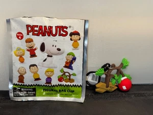 Monogramm Erdnüsse Weihnachtsbaum 3D Schaumstoff Tasche Clip Schlüsselanhänger Serie 4 - Bild 1 von 1