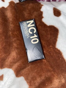 MAC Studio Fix Fluid Foundation with SPF15 - NC10 New With Box - Picture 1 of 7