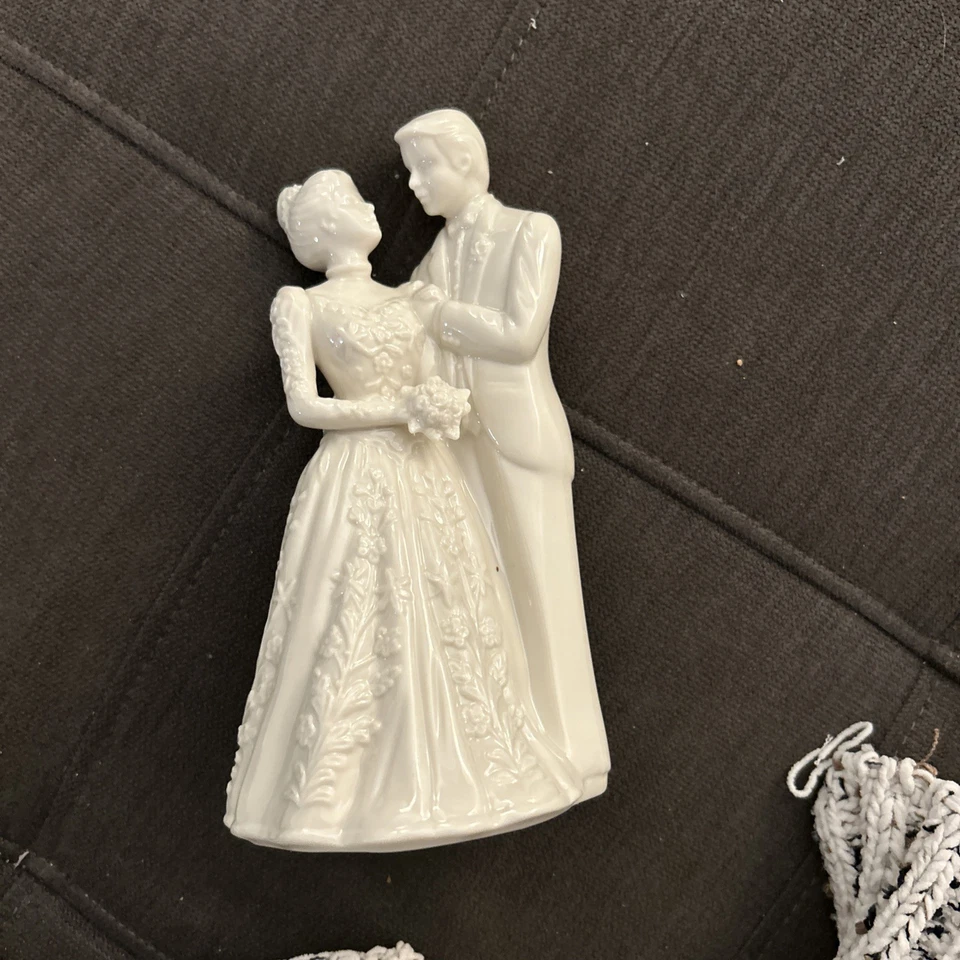 Lenox Wedding Cake Topper Bride & Groom Porcelain Mint with Box Ship in USA