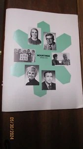 Mount Saint Joseph University - Mountings Spring 1975 libro de alumnas b11 - Imagen 1 de 4