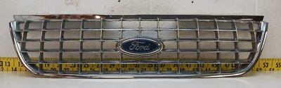 Rejilla cromada usada OEM con emblema 3L24-8200-B 2002-2005 Ford Explorer (G329) Foto 1 de 4