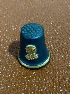 Wedgwood Czarny ze złotą zastawą jaspisową Szekspir naparstek . - Zdjęcie 1 z 2