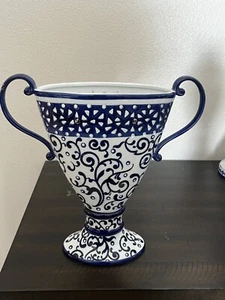 Blue and White ChinoiserieStyle Table Top Country.French Decoration ๐ฅ - Picture 1 of 4