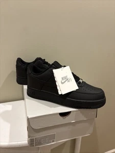 Nike Air Force One 1 '07 niedrig schwarz Herren Leder Turnschuhe Größe 9,5 - Bild 1 von 7