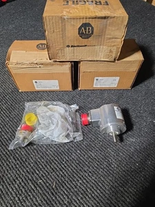 AB Allen Bradley Encoder Optical Incremental 845H-SJDZ24FWY2C "NEW" - Picture 1 of 6