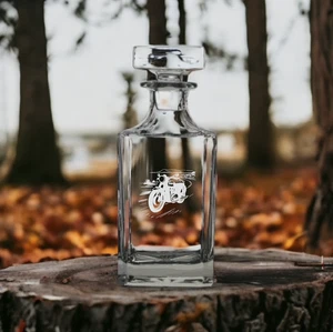 Motorcycle Decanter 26 Oz Bourbon Whiskey Premium Glass Personalize Retro NEW - Picture 1 of 9