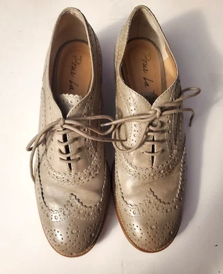 Zapatos Oxford Pour La Victoire Talla 8 Taupe Con Cordones Cuero Punta de Ala Mujer Foto 1 de 4