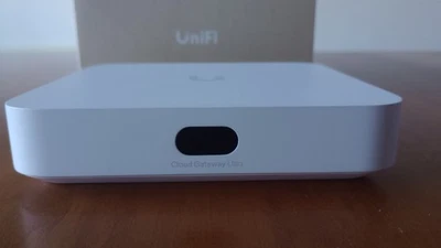 Ubiquiti UniFi Cloud Gateway Ultra (UCG-Ultra) - Immagine 1 di 4