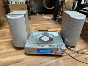 Sharper Image Digital Bookshelf Stereo 2.0 CD/RADIO GM400 CD Player "Err" READ* - Picture 1 of 10