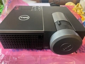 Dell 4220 ANSI Lumens 4:3 3D HDMI Netowk Work Home Cinema DLP Projector RRH8N - Picture 1 of 5