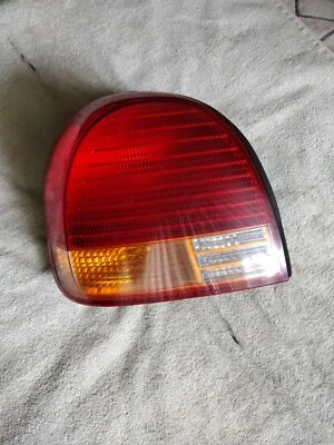 1999-2000 Hyundai Sonata Driver Tail Light - Image 1 of 2