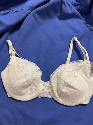 34C винтажный 70-х новый из старых запасов нейлона белый бюстгальтер стиль 888 RN 15600 новый с Ярлыками - Изображение 1 из 4