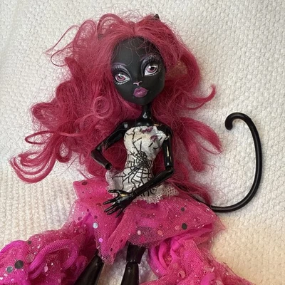 Monster High 13 Wishes Catty Noir Doll With Tail 2011 No Right Hand - Image 1 of 4