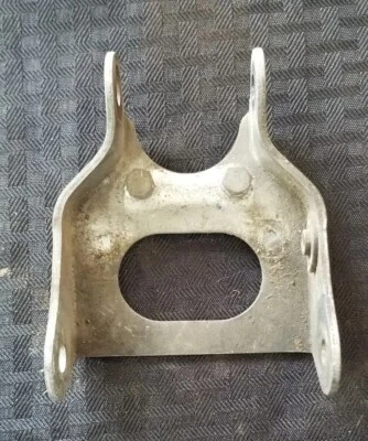 1966 Honda CL77 верхнее крепление двигателя ♻️ - Изображение 1 из 4