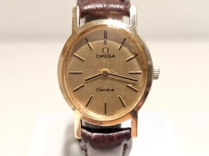 VINTAGE SWISS SMALL LUXURY GOLD PLATED LADIES MECHANICAL WATCH "OMEGA" GENEVE - Picture 1 of 13