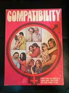 Vintage Reiss Compatibility Boardgame Bookcase Style - Complete - Picture 1 of 5