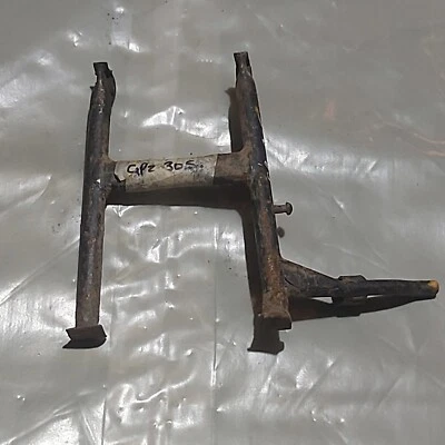 GENUINO KAWASAKI GPZ305 1983 -94 SOPORTE CENTRAL - SIN RESORTE Foto 1 de 4