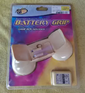 Gameboy Advance Batteria Ricaricabile Wing Grip di MadCatz NOS Sigillato 2001 - Foto 1 di 3