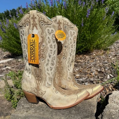 Botas vaqueras Corral para mujer con superposición de hueso dorado adornadas con cristal talla 10,5 Foto 1 de 4
