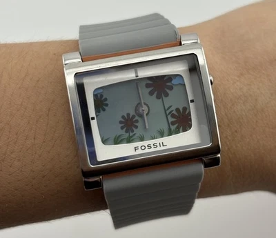 Women’s  FOSSIL animated Watch  — Reloj De Mujer Marca FOSSIL - image 1 of 4