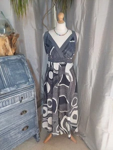 Gorgeous Monsoon Dress Size 18 Blue White Classic Elagant Wedding Ascot Cruise - Picture 1 of 6