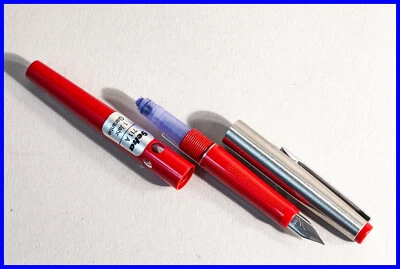 GEHA Schulfüller 711 Patronen Füller in purpurrot mit A vergoldeter stahl Feder - Bild 1 von 4