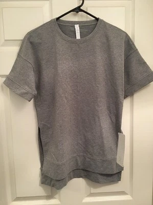 Lululemon Cut Above Tee 全新带标签,尺寸 4 HMDG 灰色轻便法国毛圈织物开衩 — 第 1/4 张图片