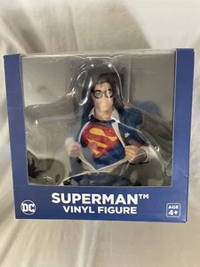 Culturefly Worlds Finest DC Comics Superman Vinyl Figure With City Of Kandor - Picture 1 of 3