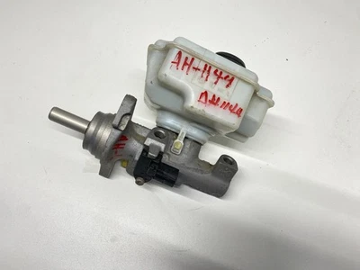 2002-2011 VOLKSWAGEN JETTA BRAKE MASTER CYLINDER  - OEM - Image 1 of 4