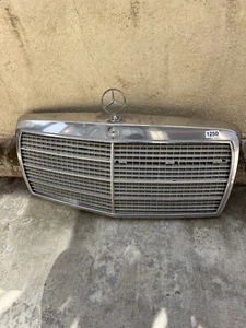 1979-1985 Mercedes 300SD W126 Front Grille + Hood Ornament 1268880423 OEM - Picture 1 of 7