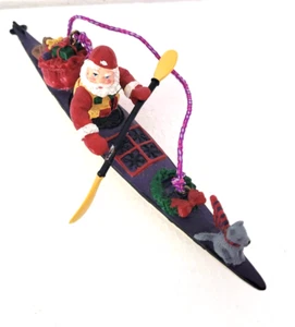 KAYAK SANTA Weihnachtsschmuck von Outside Inside Santa Paddeln lila Seekajak - Bild 1 von 12