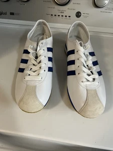 Adidas La Marque Aux 3 Bandes Herren klassische Turnschuhe blau weiß Größe 10,5 neu ohne Karton - Bild 1 von 5