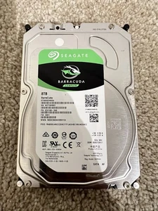 Seagate BarraCuda 8TB HDD Desktop Hard Drive 3.5" SATA III 5400RPM ST8000DM004 - Afbeelding 1 van 2