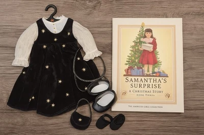American Girl Samantha Conjunto de Vacaciones Terciopelo Vestido Zapatos Cartera Libro Pleasant Co Foto 1 de 4