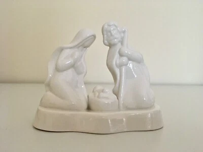 NATIVITA' SACRA FAMIGLIA IN PORCELLANA BIANCA CON SPAZIO PER LUMINO TEALIGHT - Immagine 1 di 4