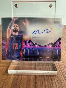 2023-24 Topps Midnight Evan Fournier Horizon Signatures Auto #HS-EF Pistons - Foto 1 di 2